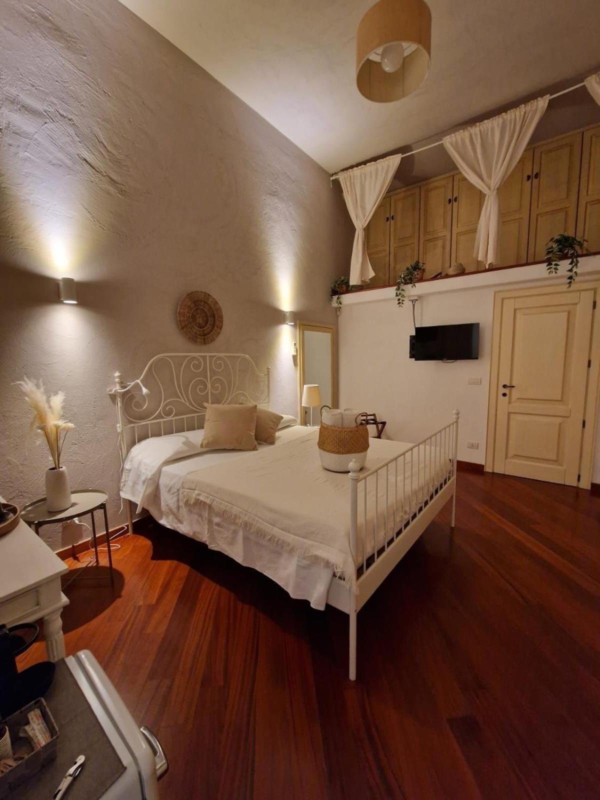 Apulia Journey - Manzoni 11 Hotel Bari Exterior photo